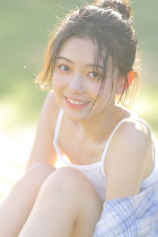 把毛笔放到洞里写字不准掉